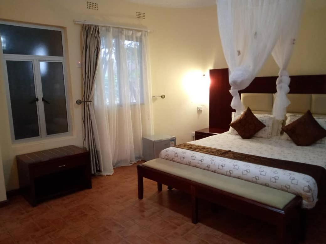 Chamba Valley Exotic Hotel Lusaka Dış mekan fotoğraf